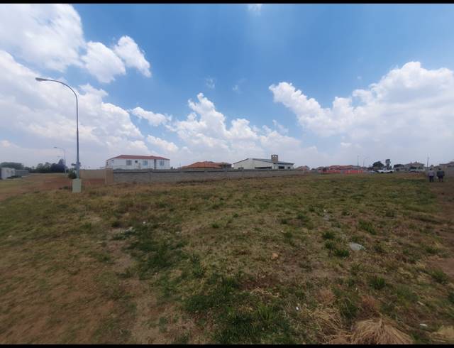 1,025M² VACANT LAND SOLD IN RIVERSDALE